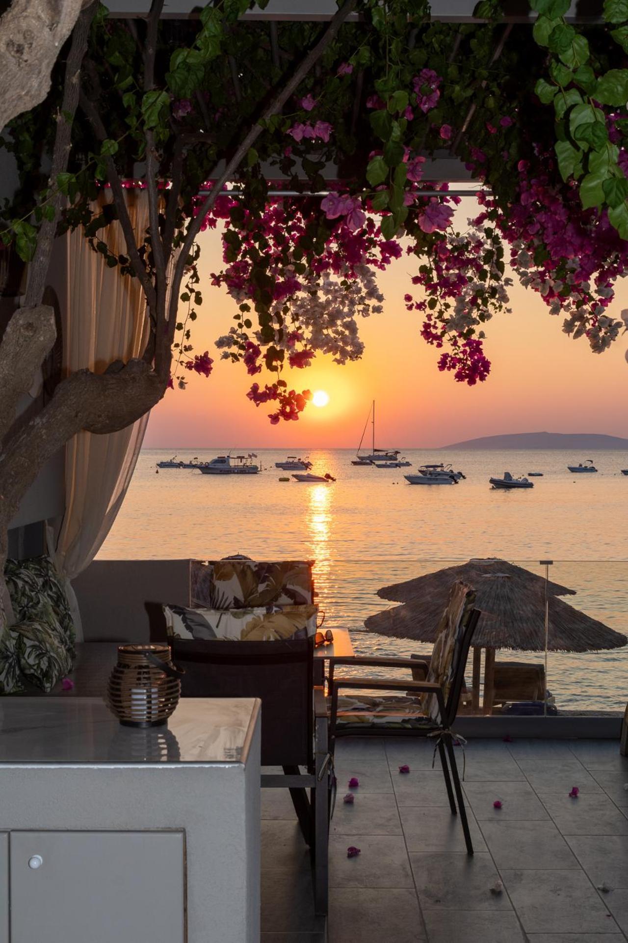 Buganvilla-Sea Front Villas Agia Pelagia 외부 사진